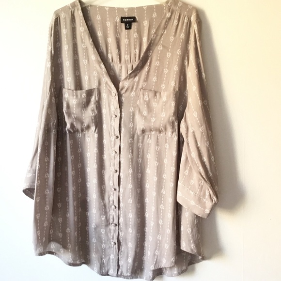 Torrid Harper Arrow Textured  Button Down Blouse 2 - Picture 6 of 10
